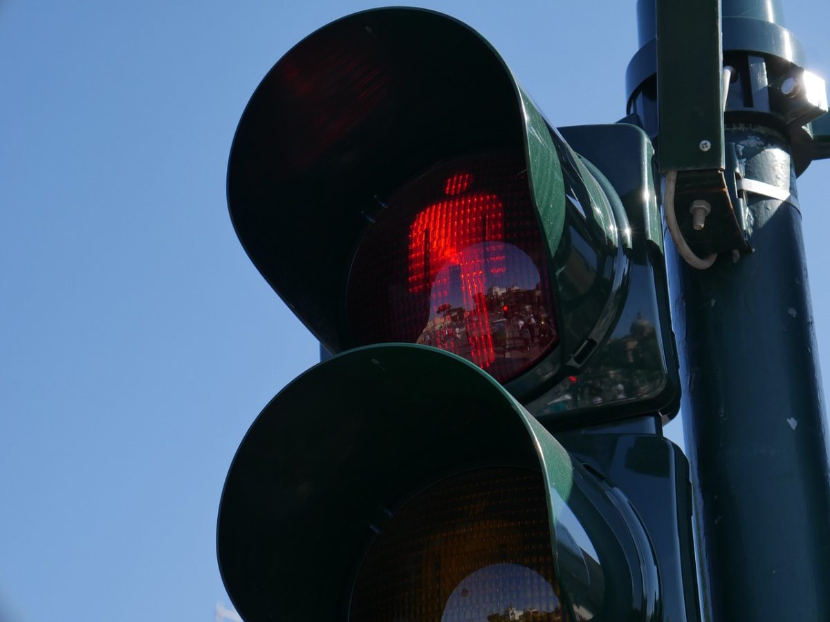 Former police chief says ‘bold action’ is needed to stop red-light runners